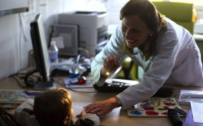 Madrid concederá la baja a los padres de niños con síntomas hasta tener la PCR