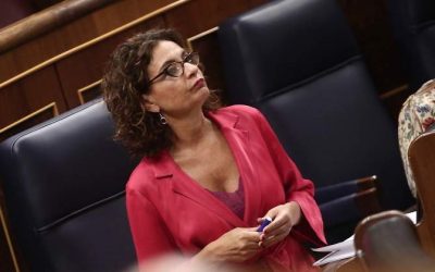 Hacienda quiere prohibir las amnistías fiscales y limitar a 1.000 euros el pago en efectivo entre profesionales